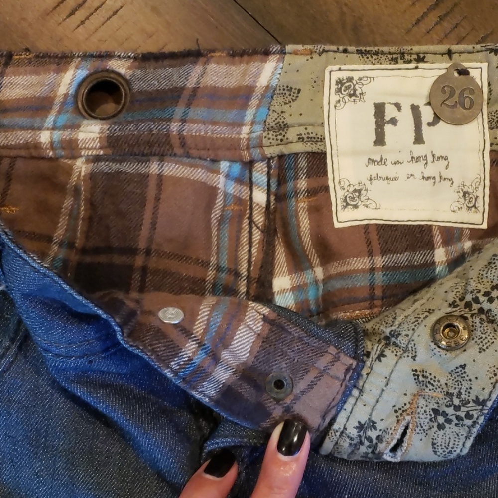 Shorts - Picture 2 of 3